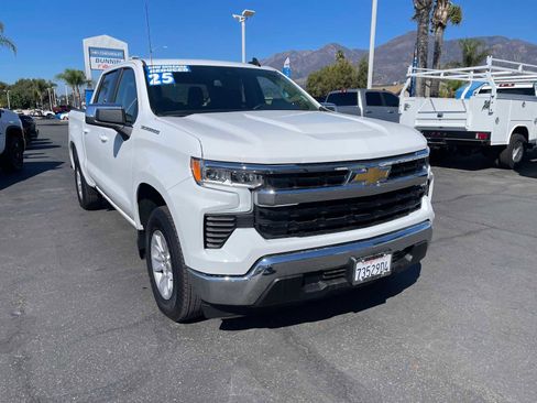 Used 2025 Chevrolet Silverado 1500 LT image 2