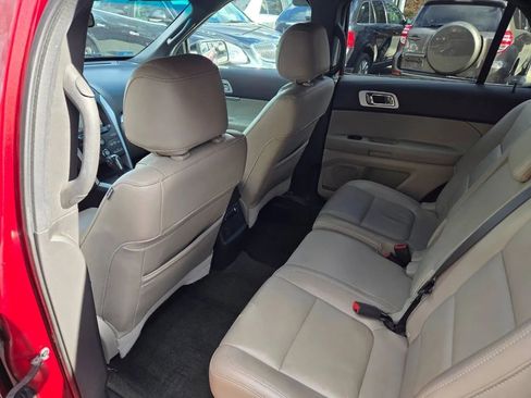 Used 2014 Ford Explorer XLT w/ Equipment Group 202A image 27