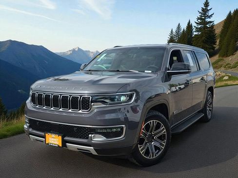 Used 2023 Jeep Wagoneer L Series II image 4