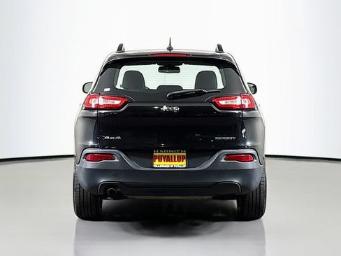 Used 2015 Jeep Cherokee Sport w/ Sport Appearance Group AWD/4WD image 6
