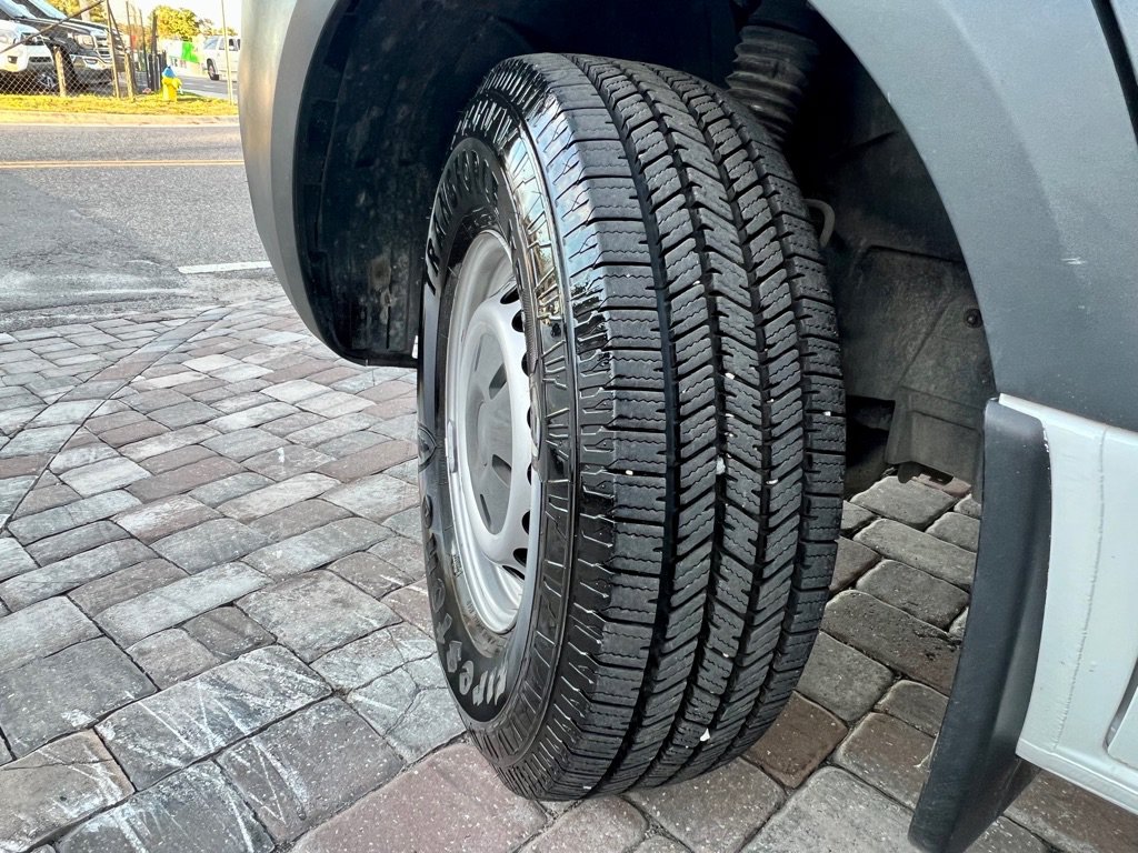 Used 2019 Freightliner Sprinter 2500 RWD image 10