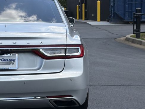 Used 2019 Lincoln Continental Select FWD image 24
