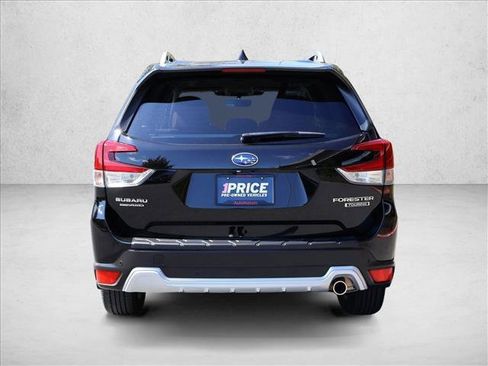 Used 2023 Subaru Forester Touring AWD/4WD image 9