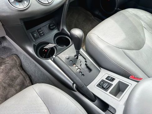 Used 2011 Toyota RAV4 Limited w/ Limited Extra Value Pkg AWD/4WD image 19
