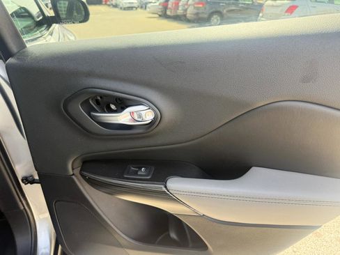 Used 2014 Jeep Cherokee Limited w/ Luxury Group image 12