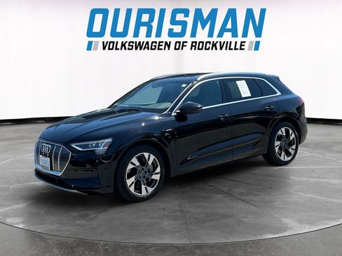 Used 2022 Audi e-tron Premium Plus w/ Premium Plus Package image 2