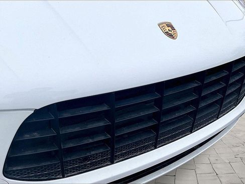 Used 2017 Porsche Macan S image 27