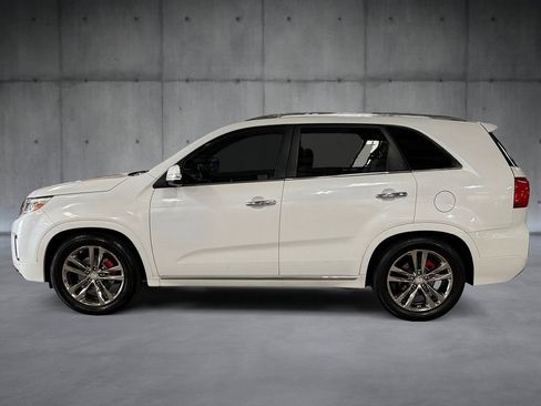Used 2014 Kia Sorento SX image 2