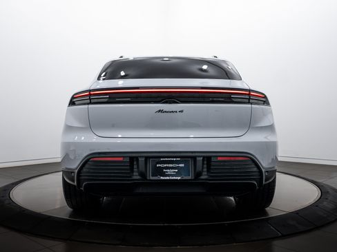 New 2026 Porsche Macan 4 Electric AWD/4WD image 6
