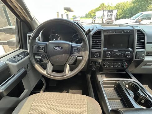 Used 2020 Ford F350 XLT w/ XLT Premium Package AWD/4WD image 17