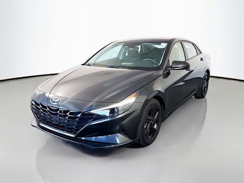 Used 2023 Hyundai Elantra SEL FWD image 4