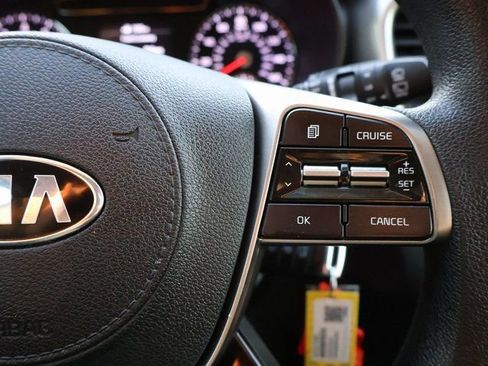 Used 2019 Kia Sorento LX image 33