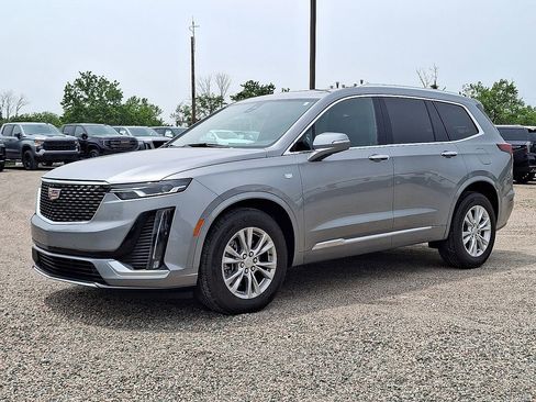 New 2025 Cadillac XT6 Luxury image 29