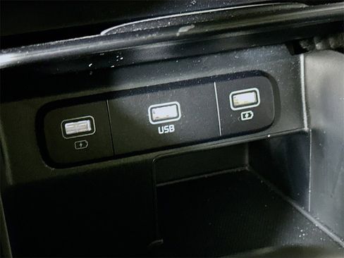 Used 2022 Kia Sorento S image 32