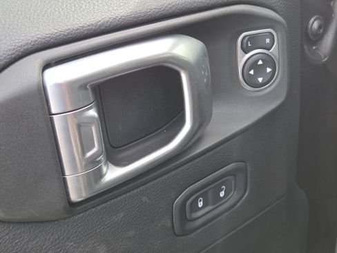 Used 2021 Jeep Gladiator Rubicon AWD/4WD image 32