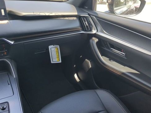 Used 2025 MAZDA CX-70 Plug-In Hybrid w/ Premium Plus AWD/4WD image 16