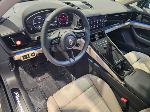New 2025 Porsche Panamera 4 image 22