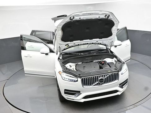 Used 2024 Volvo XC90 B5 Core w/ Protection Package Premier AWD/4WD image 47