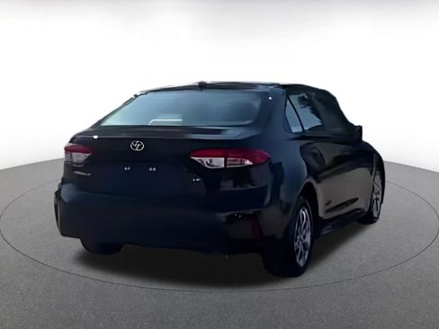 Used 2025 Toyota Corolla LE image 7