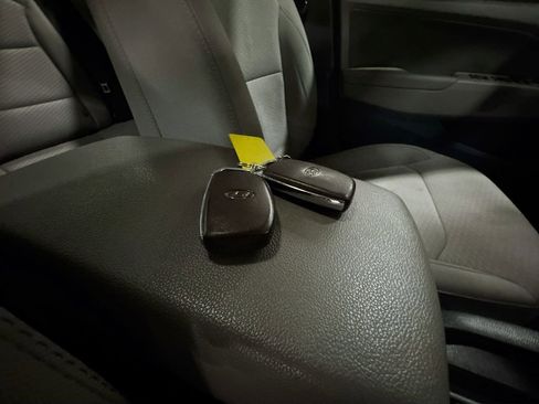 Used 2020 Hyundai Elantra Value Edition image 39