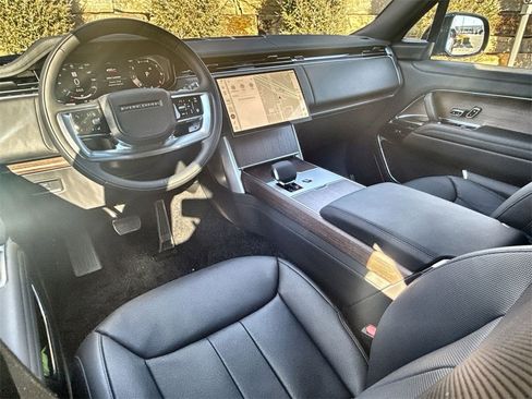 New 2026 Land Rover Range Rover SE image 13
