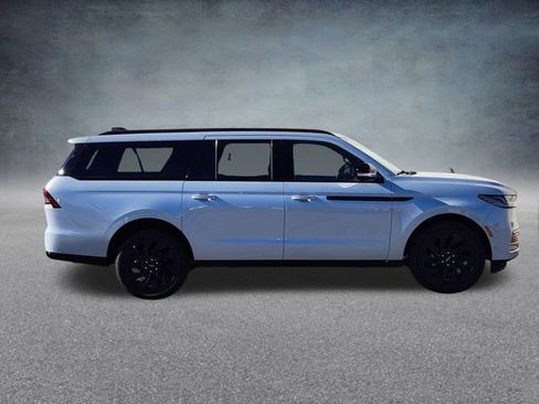 New 2025 Lincoln Navigator L Reserve w/ Jet Appearance Package image 8