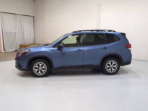 Used 2024 Subaru Forester Premium AWD/4WD image 6