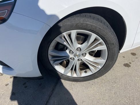 Used 2015 Chevrolet Impala LT w/ Convenience Package image 25