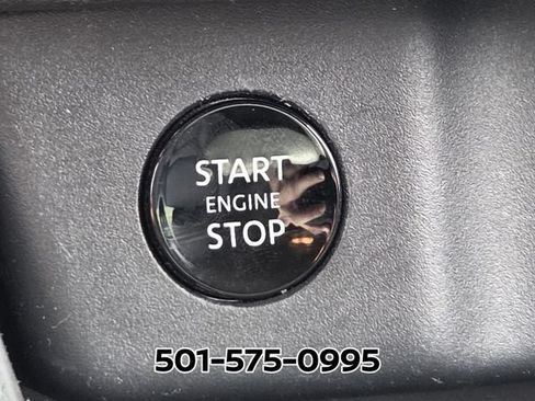 Used 2025 Nissan Rogue SL FWD image 32