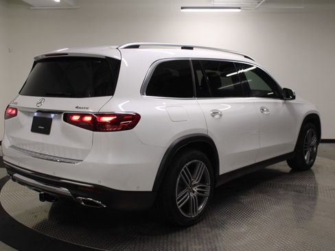 Used 2025 Mercedes-Benz GLS 450 4MATIC image 7