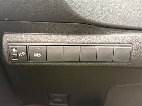 Used 2025 Toyota Corolla SE image 22