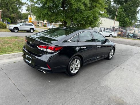 Used 2018 Hyundai Sonata Limited w/ Cargo Package FWD image 4