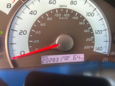 Used 2011 Toyota Camry SE FWD image 14
