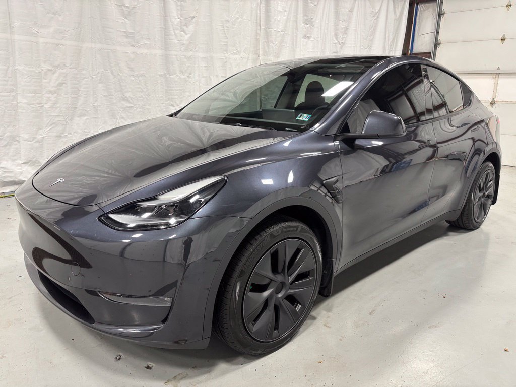 Used 2024 Tesla Model Y Long Range AWD/4WD image 3