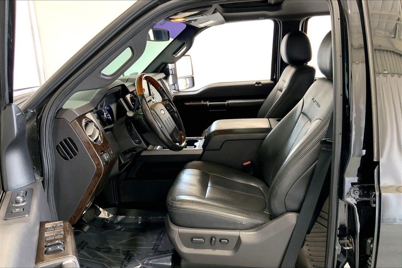 Used 2016 Ford F250 Platinum w/ FX4 Off-Road Package AWD/4WD image 18