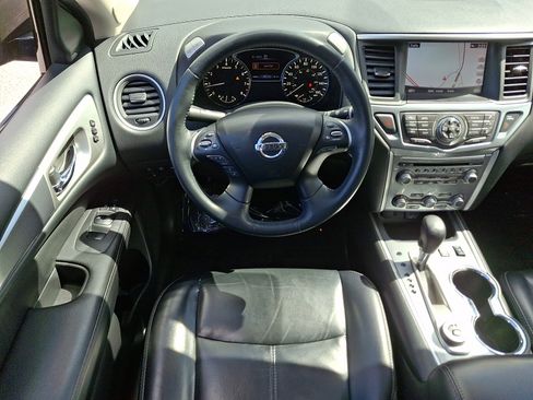 Used 2018 Nissan Pathfinder SL w/ SL Premium Package image 11