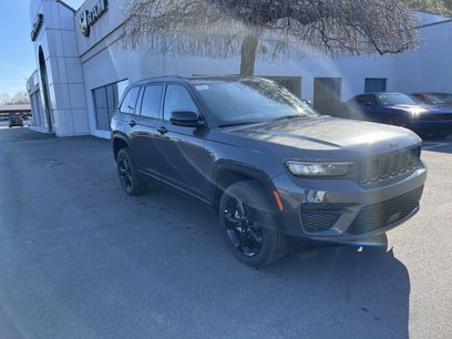 New 2025 Jeep Grand Cherokee Altitude