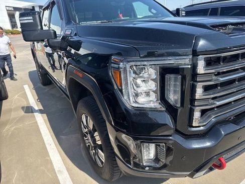 Used 2021 GMC Sierra 2500 AT4 w/ AT4 Premium Plus Package image 2