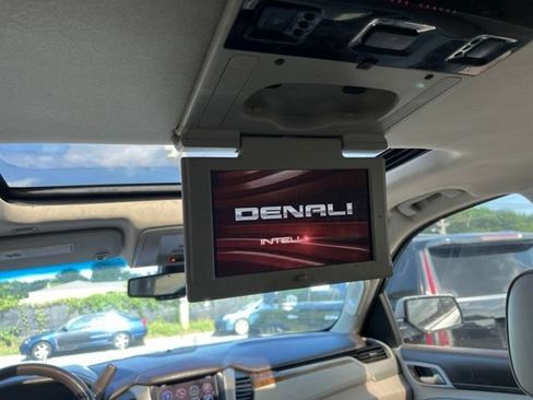Used 2016 GMC Yukon XL Denali w/ Open Road Package RWD image 38