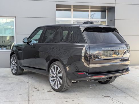 New 2026 Land Rover Range Rover SE image 8