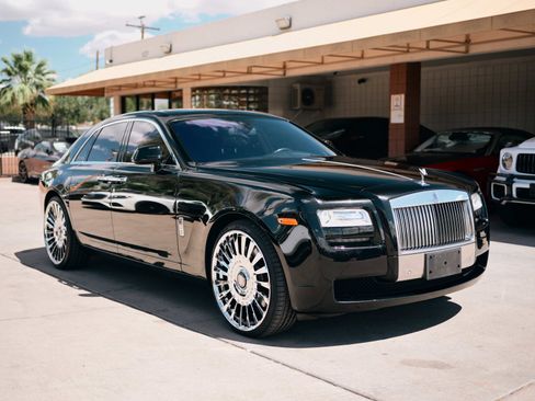 Used 2013 Rolls-Royce Ghost image 3