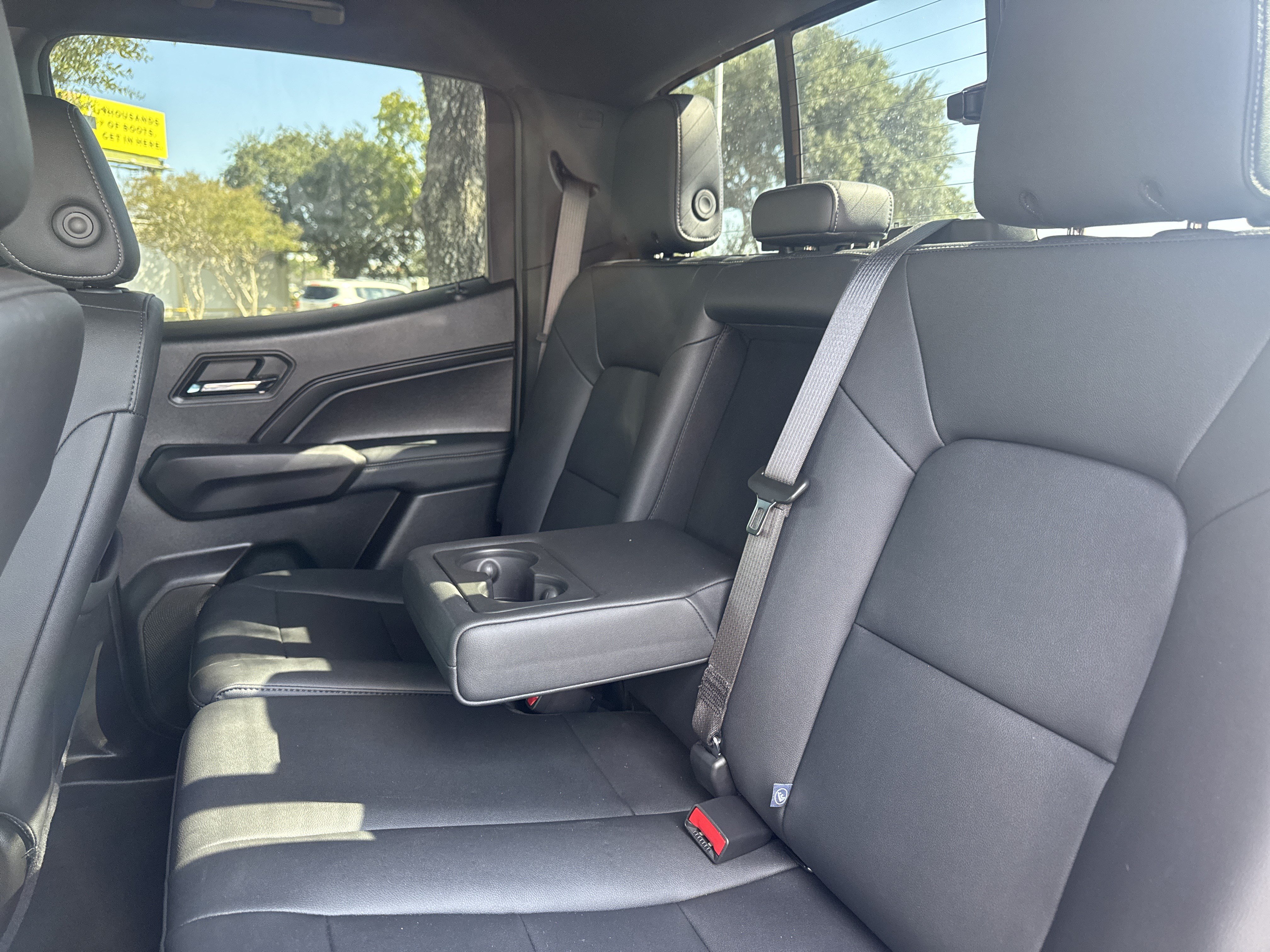 Used 2024 GMC Canyon Elevation w/ Elevation Premium Package RWD image 9