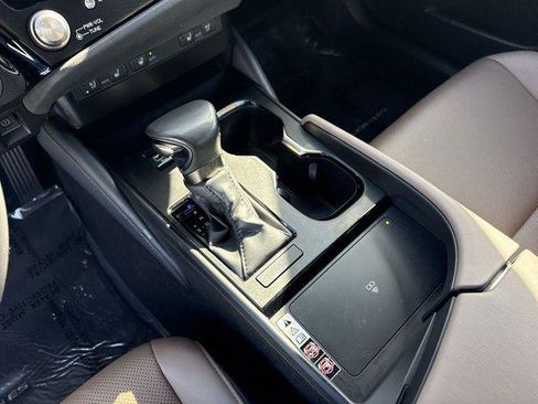 Certified 2024 Lexus ES 350 w/ Premium Package FWD image 21