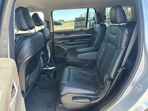 Used 2021 Jeep Grand Cherokee L Limited AWD/4WD image 10