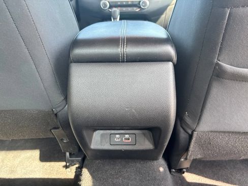 Used 2025 Nissan Altima 2.5 SV FWD image 46