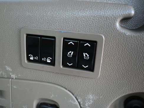 Used 2015 Chevrolet Suburban LTZ image 51