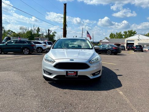 Used 2016 Ford Focus SE w/ SE Power Seat Package image 8