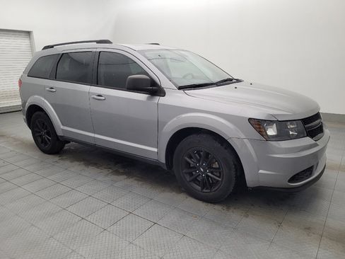 Used 2020 Dodge Journey SE w/ SE Popular Equipment Group image 11