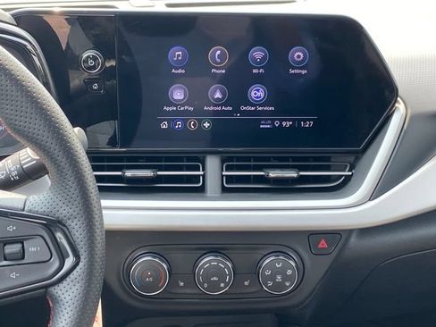 Certified 2024 Chevrolet Trax RS w/ Sunroof Package FWD image 10