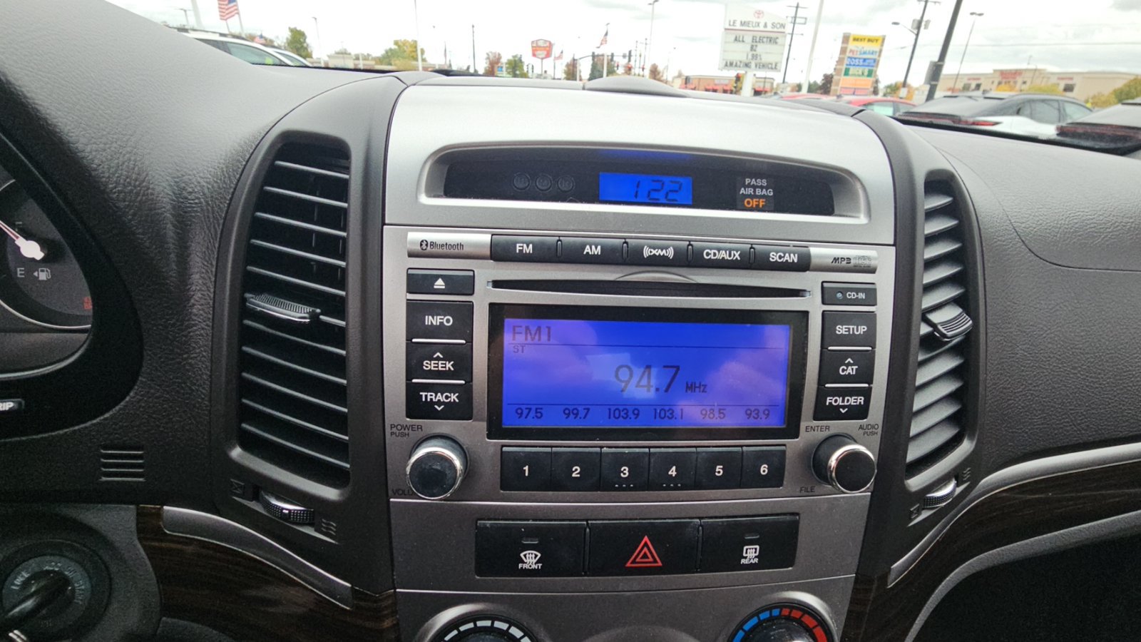 Used 2010 Hyundai Santa Fe GLS FWD image 16